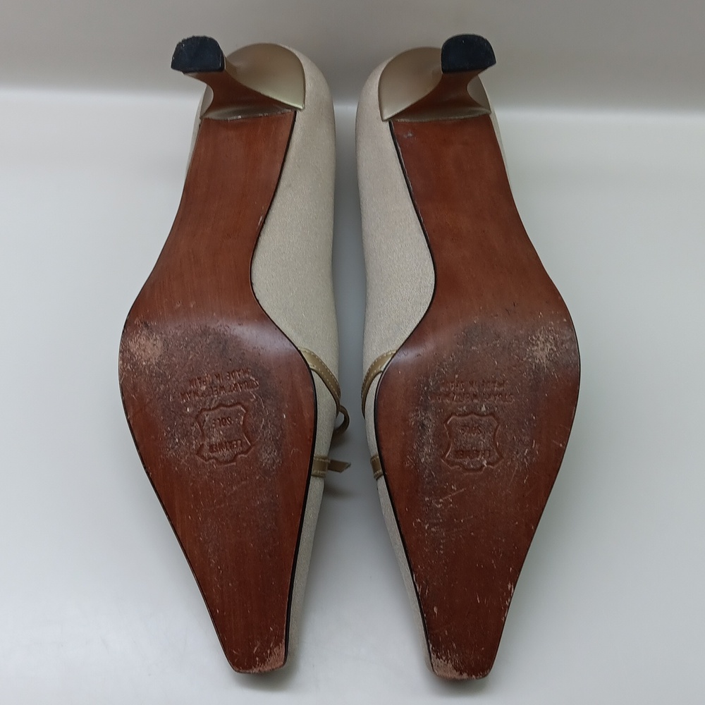 Stuart Weitzman - Picture 6 of 6